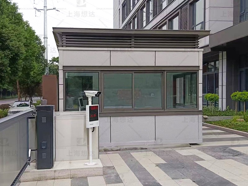 偏灰?guī)\藍(lán)真石漆崗?fù)?3